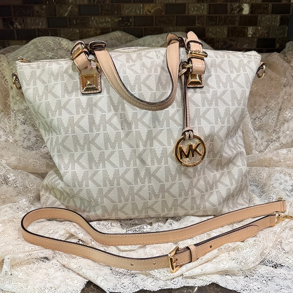 Michael Michael Kors Jet Set Beige Monogram Tote and Crossbody 16 X 13 X 5 - Picture 1 of 15